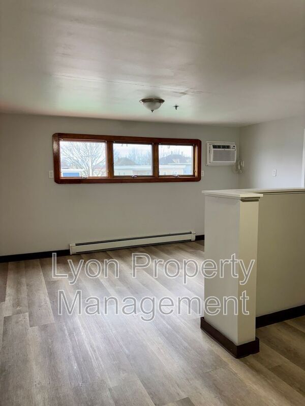 Building Photo - 50 Hedley Ave