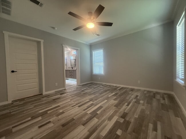 Building Photo - 5657 Camelford Ct