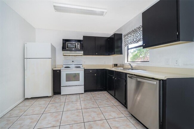 Building Photo - 118 E Muriel St