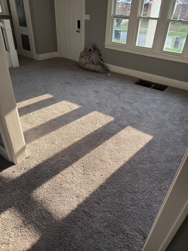 Building Photo - 12722 Birwood St