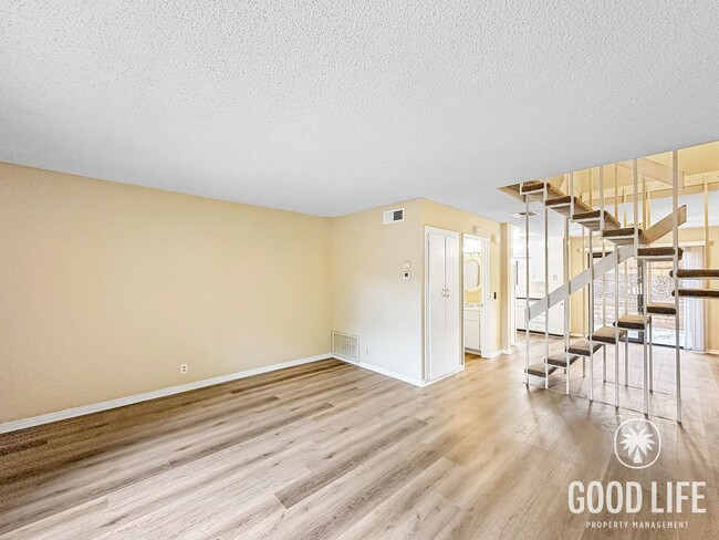 Building Photo - Charming 2-Story Santee Home with Private Patio, In-Unit Laundry & A/C