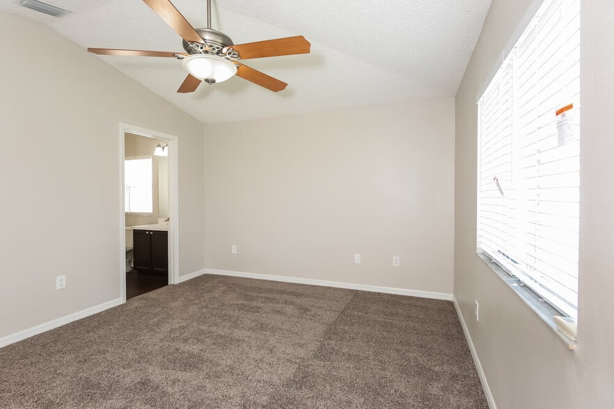 Building Photo - 11026 Whittney Chase Dr
