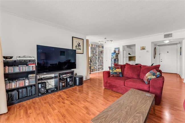 Building Photo - 525 Coral Way