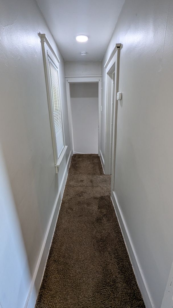 Building Photo - Come live in a charming 3-bedroom house in...