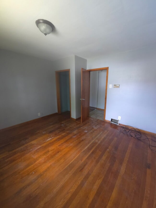 Building Photo - 164 N Hazelwood Ave