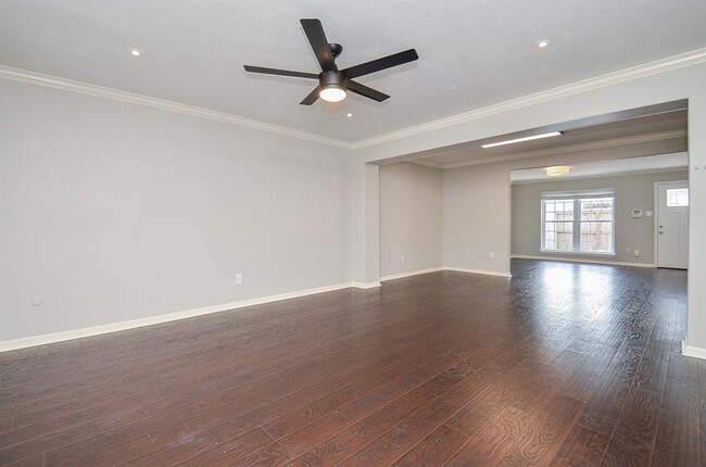 Building Photo - 1549 W Sam Houston Pkwy S