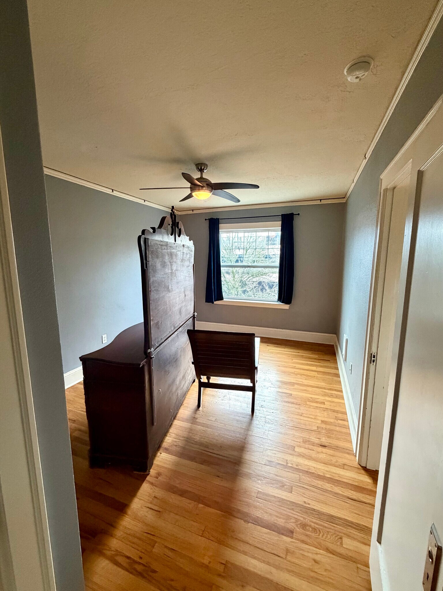 furniture not included - 1509 NE 10th Ave