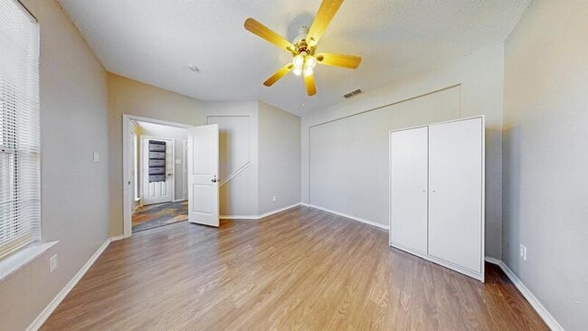 Building Photo - 2715 Woodlark Dr