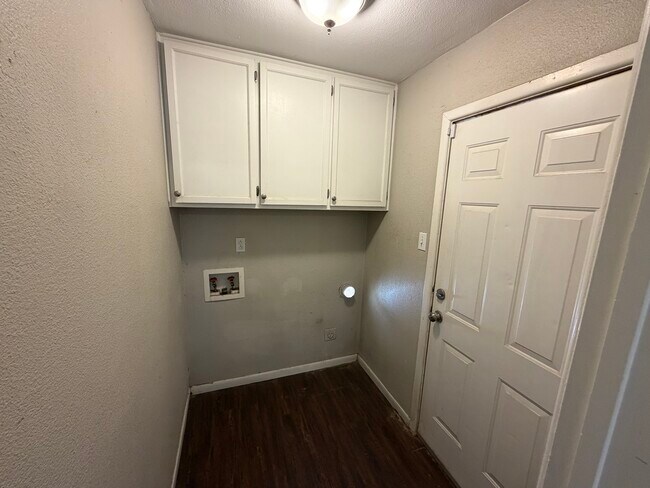 Building Photo - 5412 39th Dr