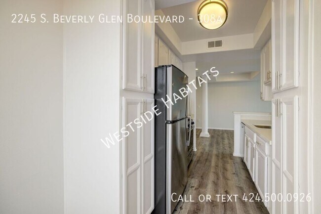 Building Photo - 2245 S Beverly Glen Blvd