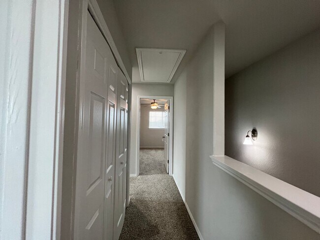 Building Photo - 2-Story Luxury duplex in Seguin