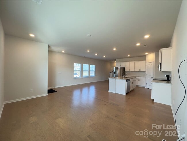 Building Photo - 403 Wescott St