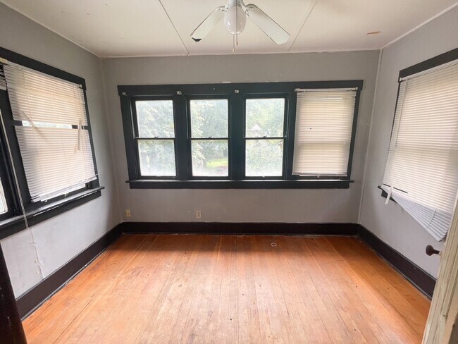 Building Photo - 612 Fremont St