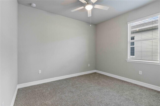 Building Photo - 16420 Seven Lks Ave