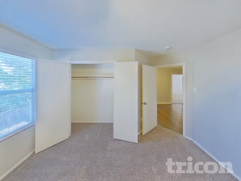 Building Photo - 8783 Cove Meadow Ln