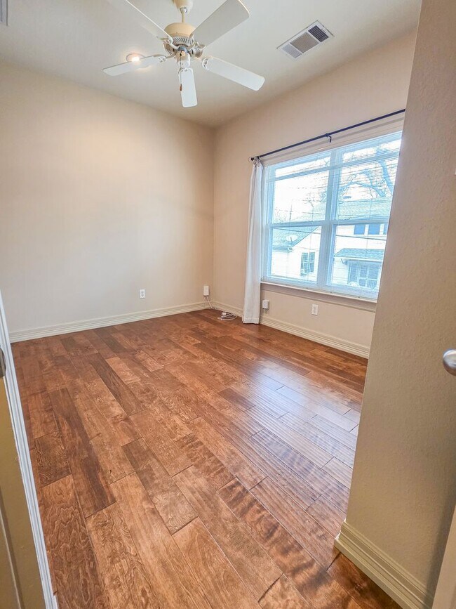 Building Photo - 4515 Avenue G Ave