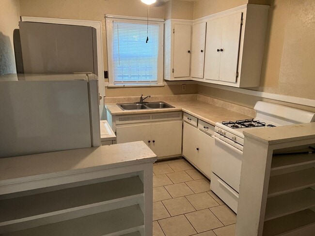 Building Photo - 1 bed, 1 bath unit in Vollintine Evergreen Historic District