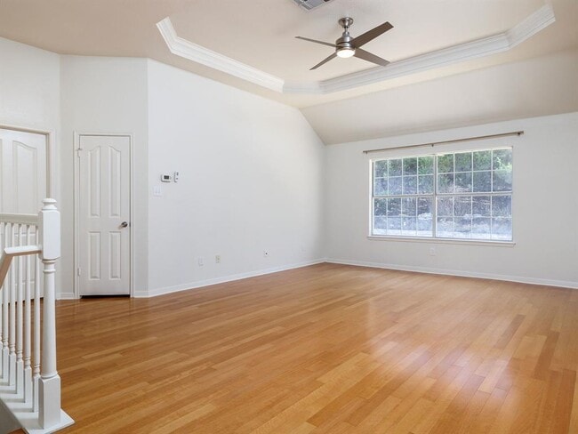 Building Photo - 7730 Lakewood Dr