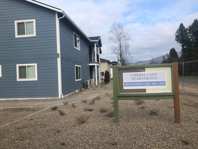 Building Photo - 220 Cheryl Ln