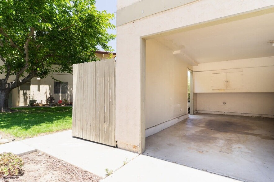 Building Photo - 9855 Mission Greens Ct