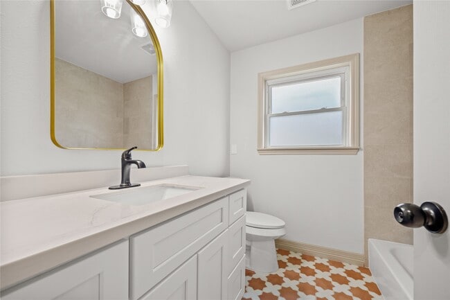 Building Photo - 4022 Marlborough Dr