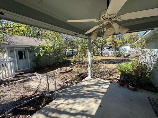 Building Photo - 5733 Hartson