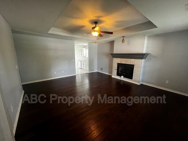 Building Photo - 1001 S Eastview Dr