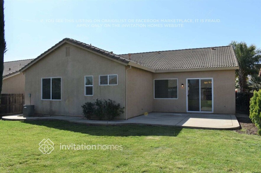 Building Photo - 1165 Plumas Links St