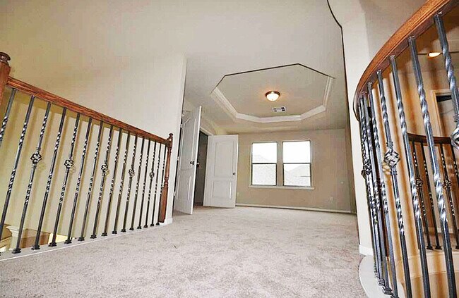 Building Photo - 710 Streamwood Ln