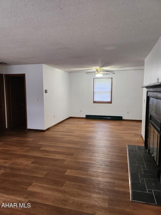 Building Photo - 534 N 5th St