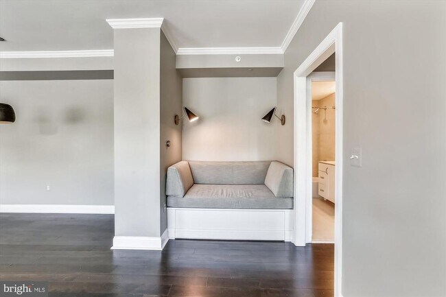 Building Photo - 4915 Hampden Ln