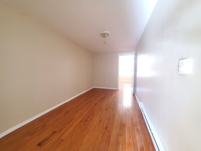 Unit 1 - 75 Grace St