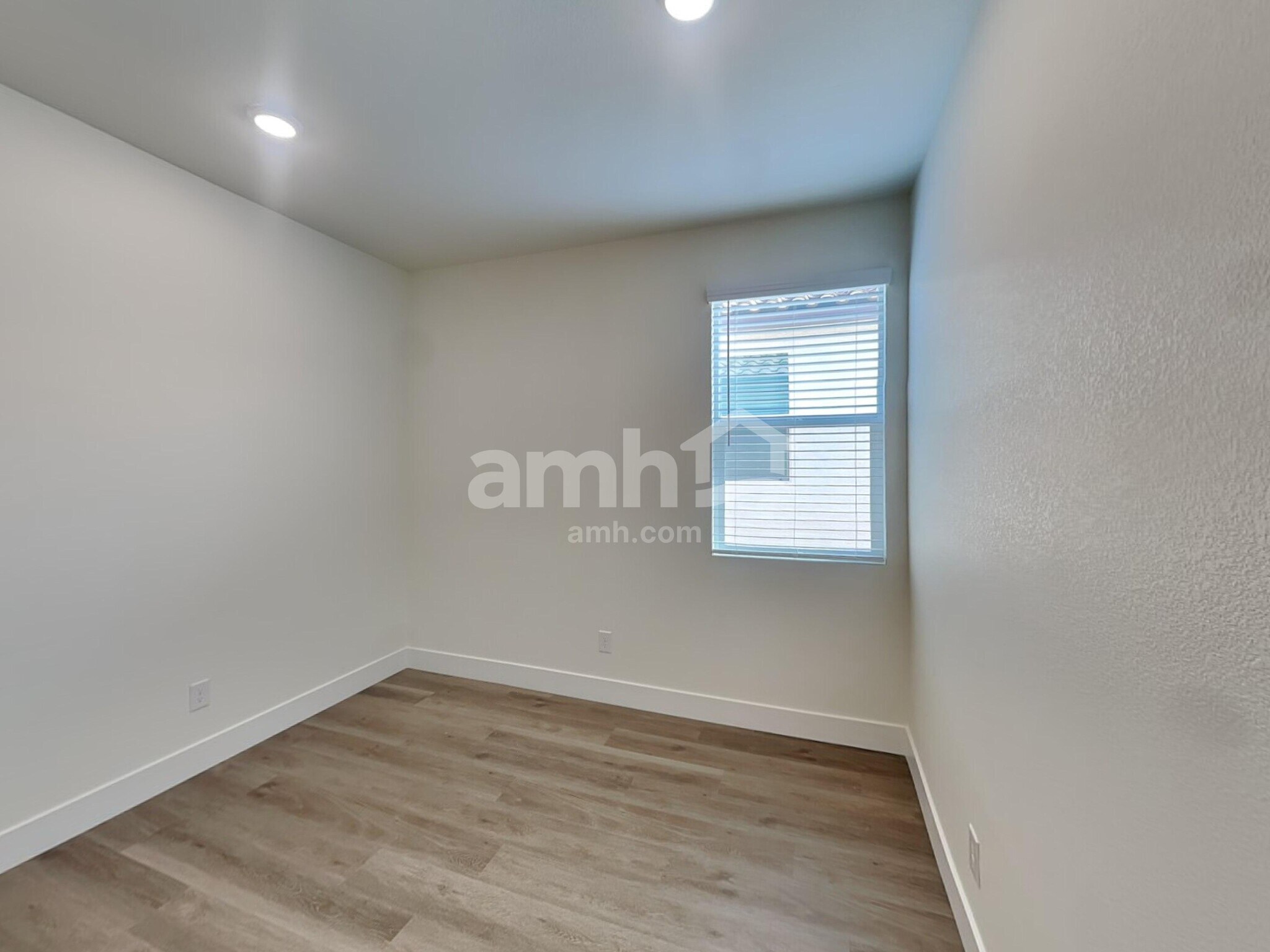 Building Photo - 493 Silverbell Fls Pl