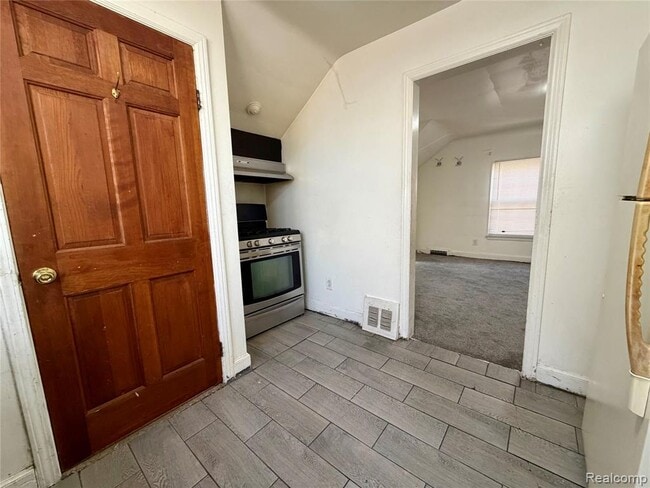 Building Photo - 6120 Middlesex St