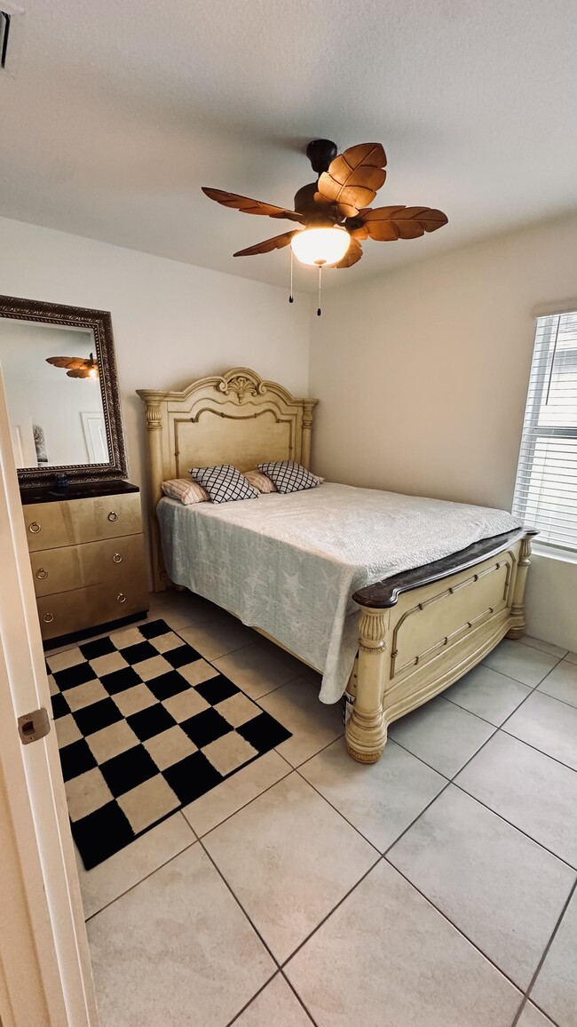 Building Photo - 3869 SE Lee St