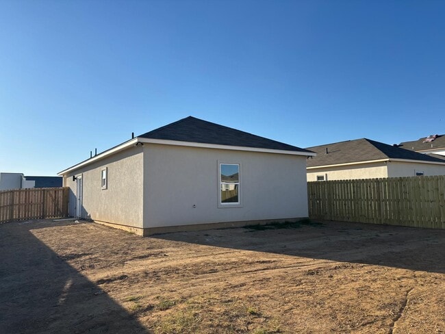 Building Photo - 5807 Colegio Ln