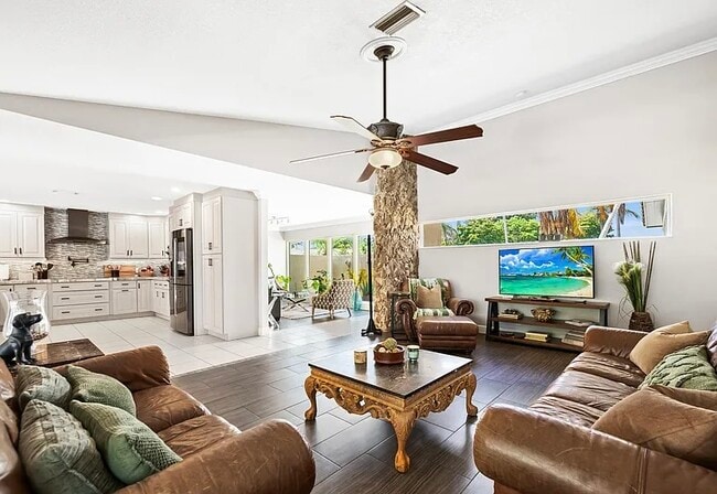 Building Photo - Coral Springs Homes