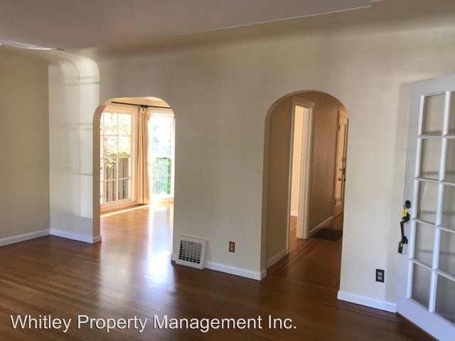 Building Photo - 1010 Guinda St