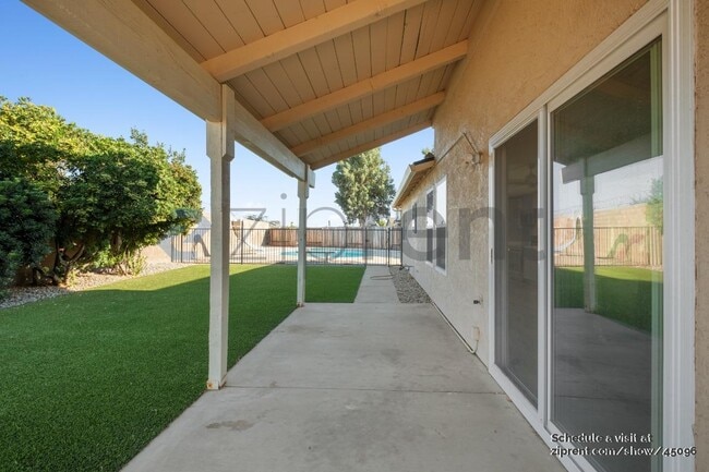 Building Photo - 1275 Sweetbrier Pl