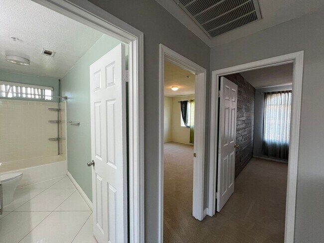 Building Photo - 13539 Whipple St