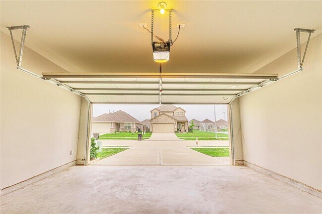 Building Photo - 24918 Adami Veduta Ct