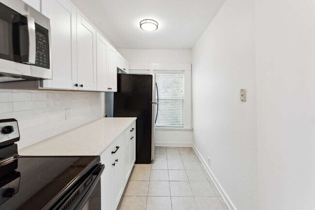 Building Photo - 5632 Willis Ave