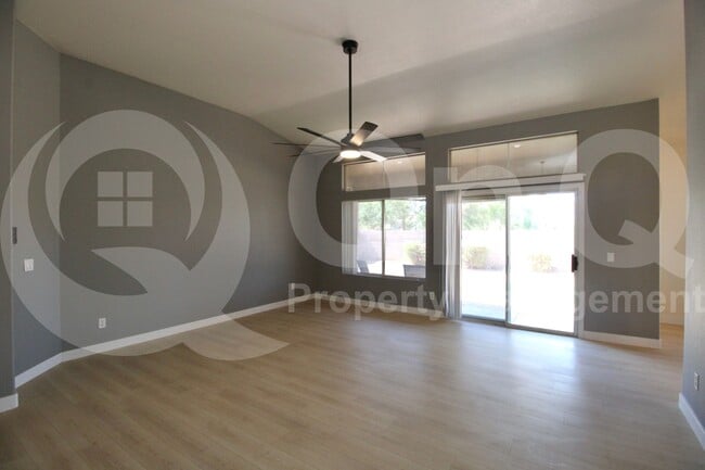 Building Photo - 1432 E Princeton Ave