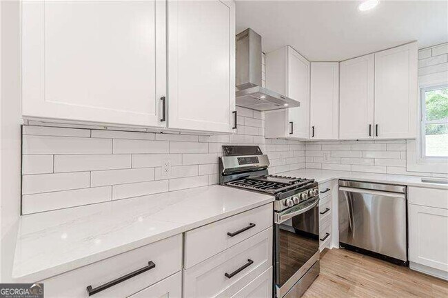 Building Photo - 525 Rosemont Dr