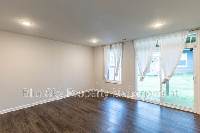Building Photo - 3227 Bergen St