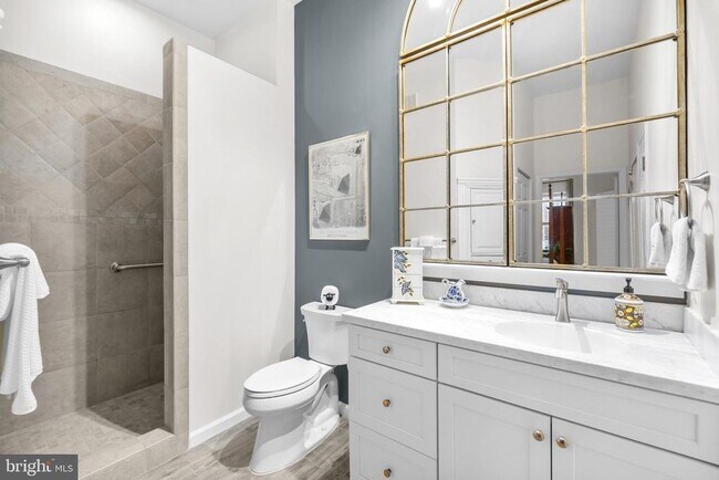 Building Photo - 4951 Brenman Park Dr