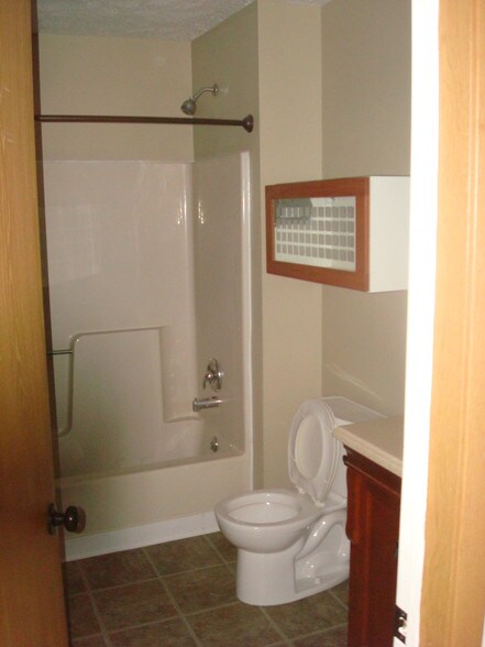Building Photo - 1528 Blue Course Dr