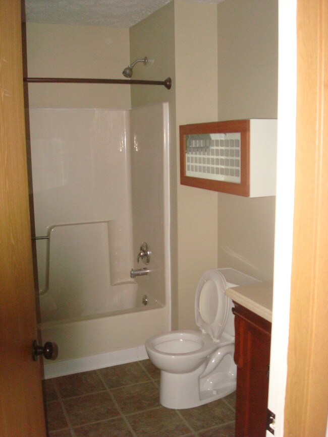 Building Photo - 1528 Blue Course Dr