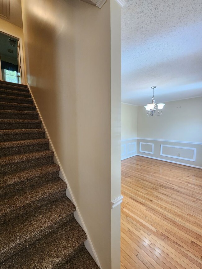 Building Photo - Marion Rental!