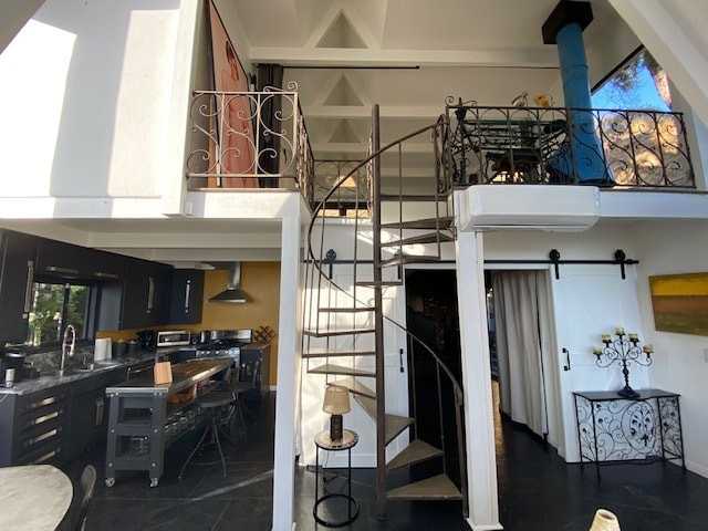 Building Photo - 2144 Sunset Plaza Dr